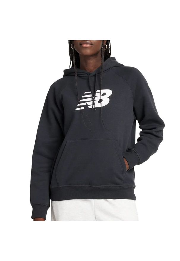 Bluza New Balance WT43524BK - czarna. Okazja: na co dzień. Typ kołnierza: kaptur. Kolor: czarny. Materiał: prążkowany, bawełna, poliester. Styl: klasyczny, casual