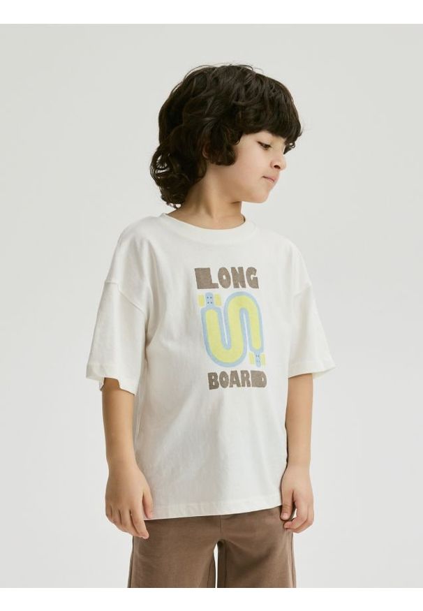 Reserved - Bawełniany t-shirt - złamana biel. Materiał: bawełna