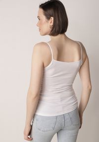 Born2be - Biały Bawełniany Top na Ramiączkach z Ozdobną Koronką przy Dekolcie Berlisa. Kolor: biały. Materiał: bawełna, koronka. Długość rękawa: na ramiączkach. Wzór: koronka #2