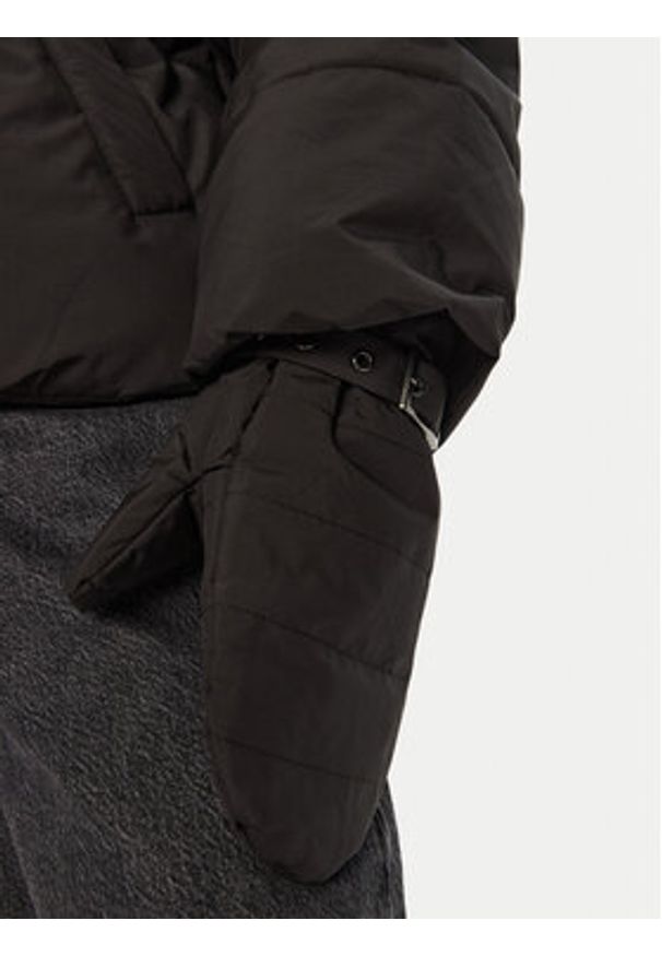 GESTUZ - Gestuz Kurtka zimowa Pinara 10909184 Czarny Loose Fit. Kolor: czarny. Materiał: syntetyk. Sezon: zima