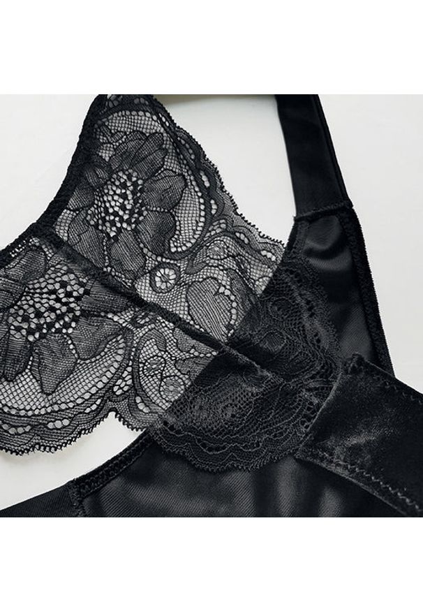 Intica - Bikini koronkowe z elastycznym wykończeniem czarne Barteldina. Kolor: czerwony. Materiał: koronka. Wzór: koronka