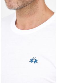 La Martina - LA MARTINA Biały t-shirt męski z wyszywanym logo. Kolor: biały. Materiał: jersey