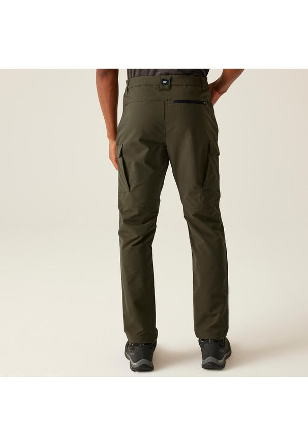 Regatta - Spodnie męskie cargo Questra. Kolor: zielony. Sezon: lato. Sport: turystyka piesza
