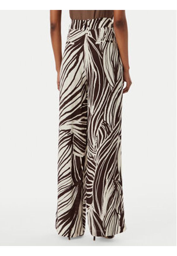 Guess Spodnie materiałowe W6GB19 W1972 Brązowy Regular Fit. Kolor: brązowy. Materiał: wiskoza