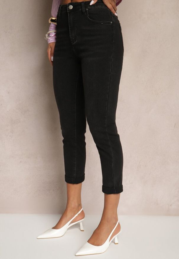 Renee - Czarne Jeansy Slim Regular Waist Ravionne. Kolor: czarny. Styl: klasyczny