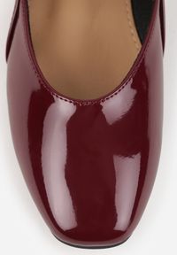 Born2be - Bordowe Płaskie Balerinki w Stylu Mary Jane Ozdobione Paskiem Kikizelle. Okazja: na co dzień, na spotkanie biznesowe. Zapięcie: pasek. Kolor: czerwony. Materiał: bawełna. Wzór: aplikacja. Styl: klasyczny, retro, casual, biznesowy, elegancki #8