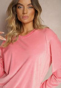 Renee - Jasnoróżowy Komplet Dresowy z Weluru Luźna Bluza z Dekoltem w V i Elastyczne Spodnie z Kieszeniami Esparkia. Kolor: różowy. Materiał: dresówka, welur #4
