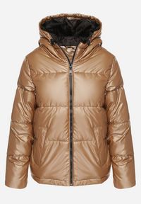 Born2be - Ciemnobeżowa Pikowana Kurtka z Kapturem o Prostym Kroju Alundrie. Typ kołnierza: kaptur. Kolor: beżowy. Materiał: jeans, poliester. Styl: sportowy, elegancki #7