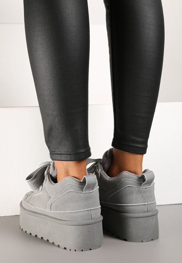 Born2be - Szare Sneakersy Vices w Stylu Śniegowców na Platformie z Ozdobnym Futerkiem Nalirea. Okazja: na co dzień. Zapięcie: sznurówki. Kolor: szary. Materiał: futro. Sezon: zima. Obcas: na platformie