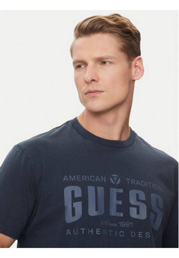 Guess T-Shirt M5GI27 KBW41 Granatowy Regular Fit. Kolor: niebieski. Materiał: bawełna