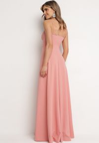 Born2be - Ciemnoróżowa Rozkloszowana Klasyczna Sukienka z Kopertowym Dekoltem na Cienkich Ramiączkach z Rozcięciem Vinelia. Typ kołnierza: dekolt kopertowy. Kolekcja: dla wysokich. Kolor: różowy. Długość rękawa: na ramiączkach. Typ sukienki: kopertowe. Styl: klasyczny. Długość: maxi #3