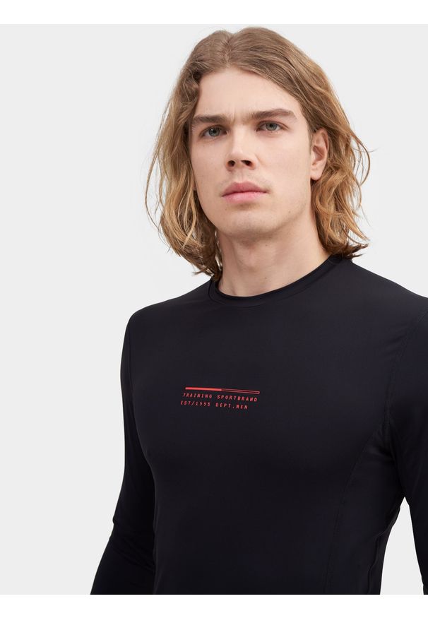 4f - 4F Longsleeve treningowy slim szybkoschnący męski 3XL. Kolor: czarny. Materiał: włókno, dzianina, skóra. Długość rękawa: długi rękaw. Wzór: gładki. Sport: fitness