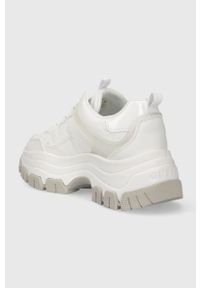 Guess sneakersy BISUN kolor biały FL8BIU FAL12. Nosek buta: okrągły. Zapięcie: sznurówki. Kolor: biały. Obcas: na platformie #5