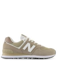 Buty New Balance U574ESF - brązowe. Okazja: na co dzień. Kolor: brązowy. Materiał: guma, zamsz, dresówka. Szerokość cholewki: normalna. Model: New Balance 574