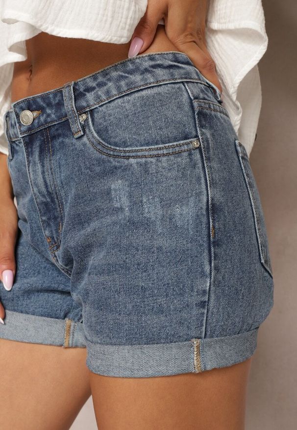 Renee - Niebieskie Casualowe Szorty Jeansowe z Bawełny Ozdobione Przetarciami Anabea. Okazja: na co dzień. Kolor: niebieski. Materiał: jeans, bawełna. Wzór: aplikacja. Styl: casual