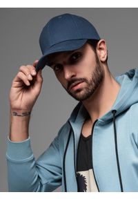 Ombre Clothing - Jednokolorowa czapka męska bejsbolówka z daszkiem – granatowa V2. Kolor: niebieski. Materiał: bawełna. Wzór: ze splotem. Styl: klasyczny, sportowy, casual