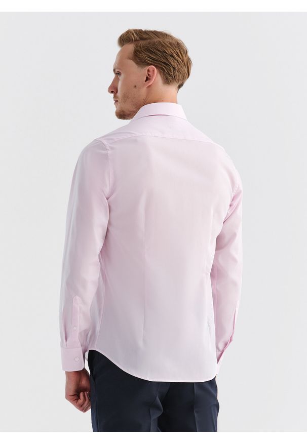 Pako Lorente - PAKO LORENTE – Koszula męska P000B-1X-001-R-S. Typ kołnierza: kołnierzyk klasyczny. Kolor: czarny. Materiał: bawełna. Długość rękawa: długi rękaw. Długość: długie. Wzór: gładki. Styl: elegancki, klasyczny