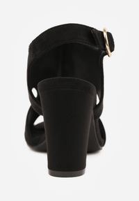 Renee - Czarne Sandały Vices na Słupkowym Obcasie z Ażurową Cholewką i Skórzaną Wkładką Obenea. Nosek buta: otwarty. Zapięcie: pasek. Kolor: czarny. Materiał: skóra. Wzór: ażurowy. Obcas: na obcasie. Styl: elegancki. Wysokość obcasa: średni #9