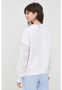 BOSS bluza bawełniana 50468372 damska kolor biały z aplikacją. Okazja: na co dzień. Kolor: biały. Materiał: bawełna. Długość rękawa: raglanowy rękaw. Wzór: aplikacja. Styl: casual #2