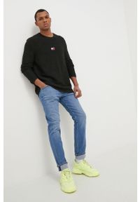 Tommy Jeans Sweter z domieszką wełny męski kolor czarny lekki. Okazja: na co dzień. Kolor: czarny. Materiał: wełna. Długość rękawa: długi rękaw. Długość: długie. Styl: casual