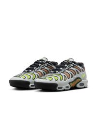 Buty sportowe męskie Nike Air Max Plus. Kolor: szary. Model: Nike Air Max