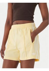 Adidas - adidas Szorty sportowe Firebird Classic KD3669 Żółty Regular Fit. Kolor: żółty. Materiał: syntetyk #4