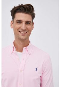 Polo Ralph Lauren Koszula bawełniana męska kolor różowy regular z kołnierzykiem button-down. Typ kołnierza: button down, polo. Kolor: różowy. Materiał: bawełna. Długość rękawa: długi rękaw. Długość: długie. Wzór: aplikacja
