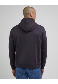Lee - LEE VARSITY HOODIE MĘSKA BLUZA Z KAPTUREM LOGO WASHED BLACK LL80RFON. Typ kołnierza: kaptur #5