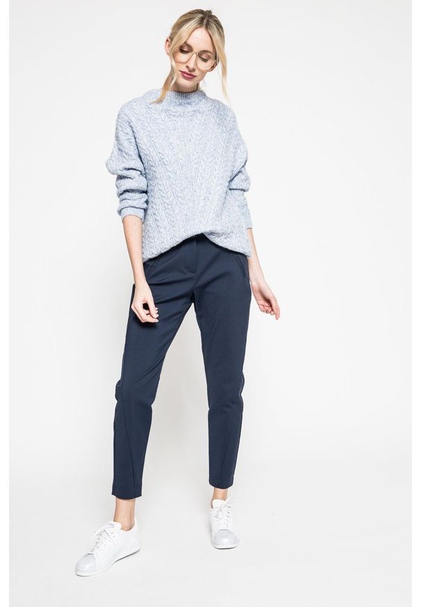 Vero Moda - Spodnie Victoria. Kolor: niebieski
