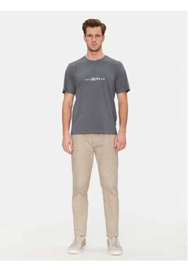 Jack & Jones - Jack&Jones T-Shirt Varenna 12273163 Szary Regular Fit. Kolor: szary. Materiał: bawełna