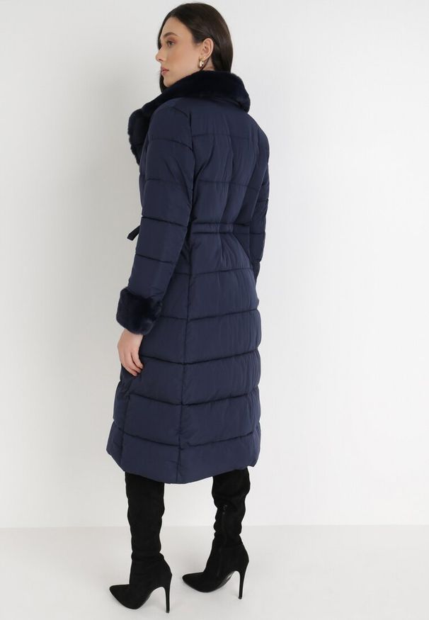 Born2be - Granatowa Kurtka Dianiolea. Kolor: niebieski. Materiał: tkanina, futro. Wzór: aplikacja