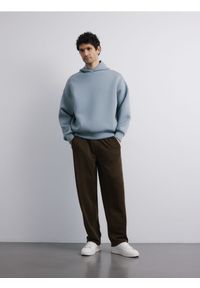 Reserved - Spodnie loose fit - brązowy. Kolor: brązowy. Materiał: dzianina, wiskoza #1