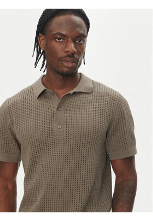 Lindbergh Polo 30-804126 Beżowy Relaxed Fit. Typ kołnierza: polo. Kolor: beżowy. Materiał: bawełna