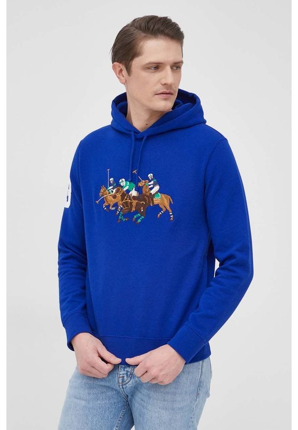 Polo Ralph Lauren bluza męska z kapturem z aplikacją. Okazja: na co dzień. Typ kołnierza: polo, kaptur. Kolor: niebieski. Wzór: aplikacja. Styl: casual