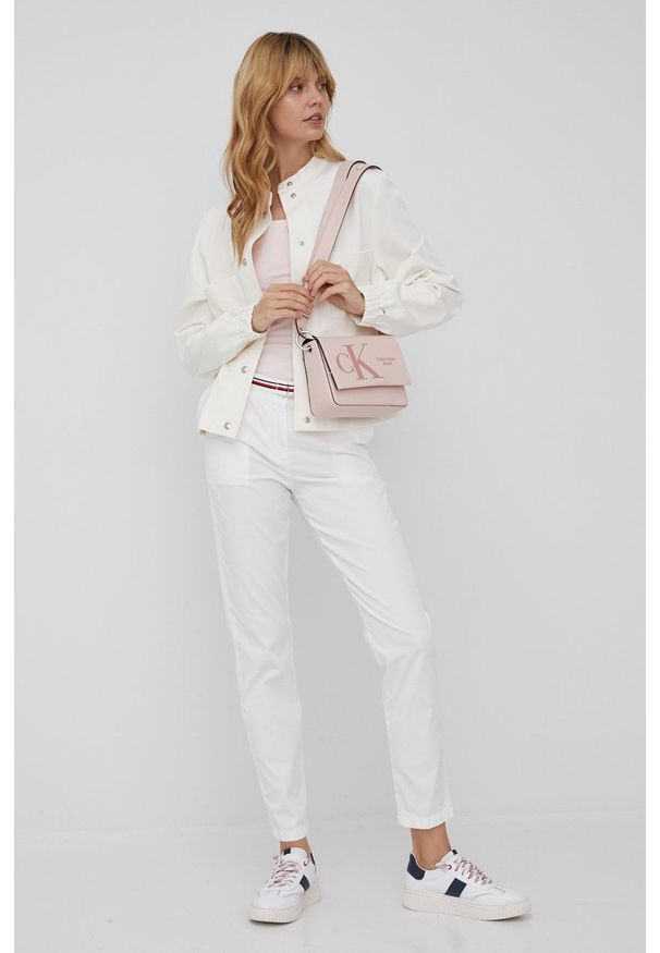 TOMMY HILFIGER - Tommy Hilfiger spodnie HAILEY damskie kolor biały fason chinos high waist. Stan: podwyższony. Kolor: biały