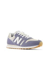 Buty do chodzenia damskie New Balance WL373PJ2. Zapięcie: sznurówki. Kolor: fioletowy, niebieski, wielokolorowy, beżowy. Materiał: zamsz, syntetyk, tkanina, materiał. Szerokość cholewki: normalna. Model: New Balance 373. Sport: turystyka piesza
