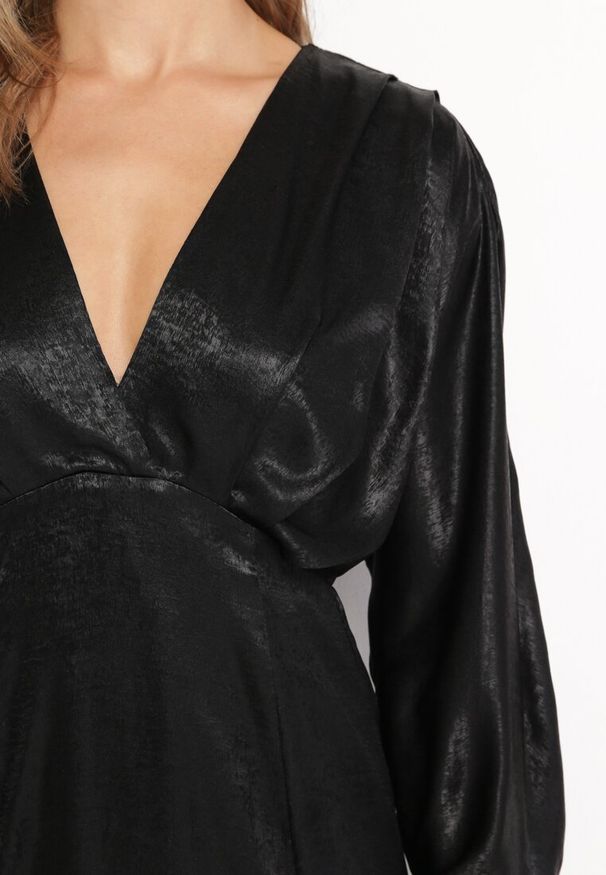 Born2be - Czarna Sukienka Midi z Luźną Górą i Gumką w Pasie Gorina. Kolor: czarny. Długość: midi