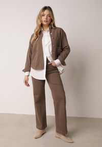 Born2be - Brązowa Bawełniana Kurtka Jeansowa o Koszulowym Kroju z Kieszeniami Senryss. Okazja: na co dzień. Kolor: brązowy. Materiał: jeans, bawełna. Styl: casual #7