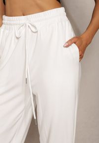 Renee - Białe Dresowe Spodnie z Bawełny z Wysokim Stanem i Sznurkiem Letenti. Stan: podwyższony. Kolor: biały. Materiał: dresówka, bawełna #5