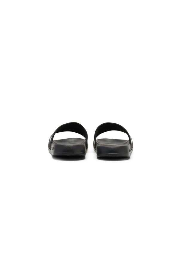 Buty do stepowania Hummel Larsen Slipper. Okazja: na plażę. Kolor: czarny. Sport: pływanie