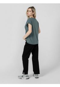 outhorn - Jeansy z prostymi nogawkami damskie - czarne. Stan: podwyższony. Kolor: czarny. Materiał: jeans. Wzór: haft #6