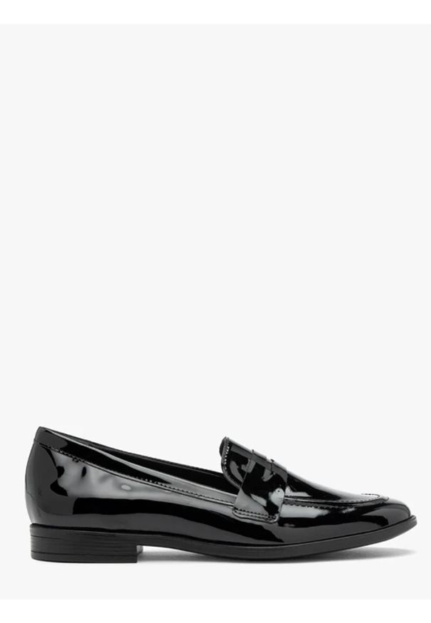 Ryłko - Czarne lakierowane mokasyny na płaskiej podeszwie. Nosek buta: okrągły. Kolor: czarny. Materiał: lakier, skóra, syntetyk. Obcas: na płaskiej podeszwie. Styl: street