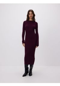 Reserved - Prążkowana sukienka z wiskozą - bordowy. Kolor: czerwony. Materiał: prążkowany, wiskoza #1