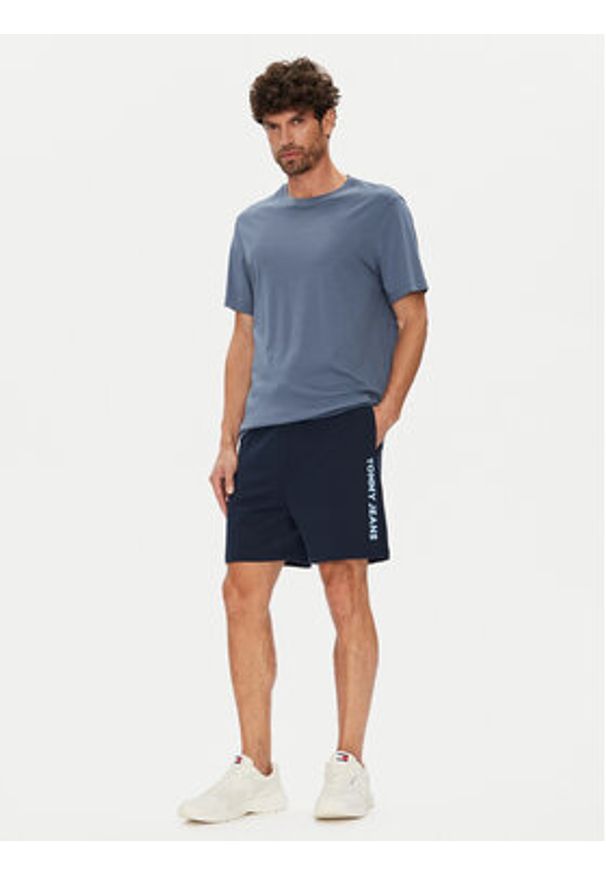 Tommy Jeans Szorty sportowe New Classic Beach DM0DM21781 Granatowy Relaxed Fit. Kolor: niebieski. Materiał: bawełna. Styl: sportowy