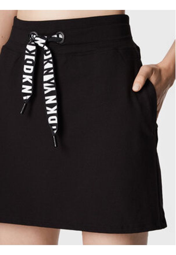 DKNY Sport Spódnica trapezowa DP3S5017 Czarny Regular Fit. Kolor: czarny. Materiał: bawełna. Styl: sportowy