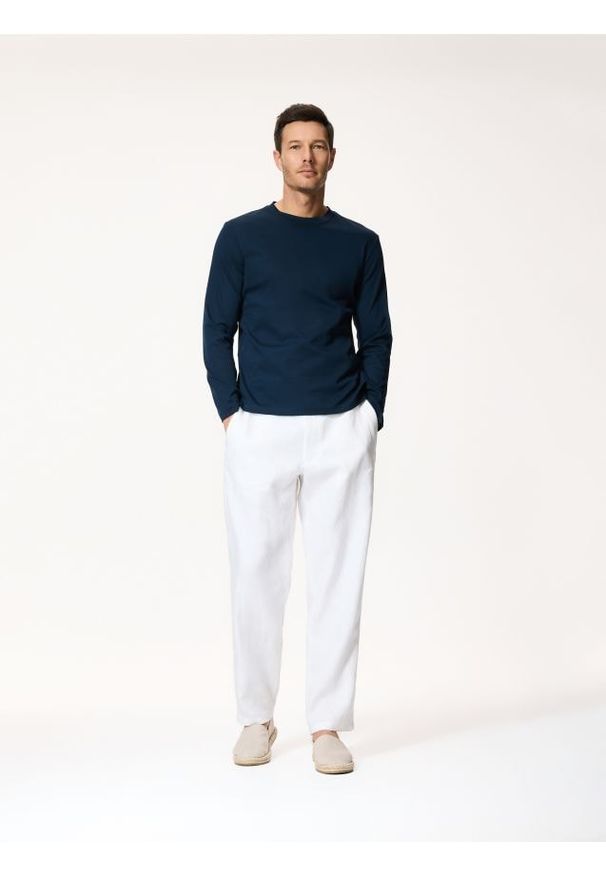 Reserved - Longsleeve z merceryzowanej bawełny - granatowy. Kolor: niebieski. Materiał: bawełna. Długość rękawa: długi rękaw