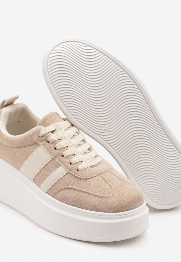 Born2be - Ciemnobeżowe Sneakersy w Stylu Klasycznych Tenisówek na Grubej Podeszwie Rediree. Okazja: na co dzień, na spacer. Kolor: beżowy. Materiał: jeans. Szerokość cholewki: normalna. Sport: turystyka piesza