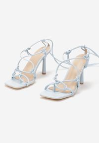 Renee - Niebieskie Sandały Metedeia. Kolor: niebieski. Wzór: aplikacja. Obcas: na obcasie. Styl: glamour, elegancki. Wysokość obcasa: średni #5