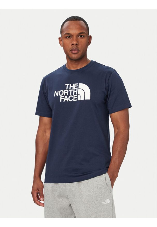 The North Face T-Shirt Evolution Half Dome NF0A8B6J Granatowy Regular Fit. Kolor: niebieski. Materiał: bawełna