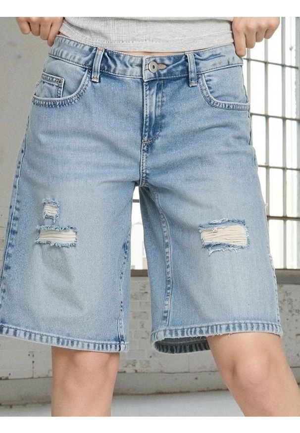 Sinsay - Jorts z przetarciami low waist - turkusowy. Kolor: turkusowy